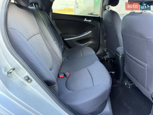 Серый Хендай Акцент, объемом двигателя 1.6 л и пробегом 138 тыс. км за 7900 $, фото 28 на Automoto.ua