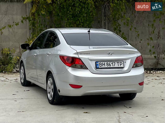 Хендай Акцент 2011 у Одесі на Automoto.ua Сірий Хендай Акцент, об'ємом двигуна 1.4 л та пробігом 184 тис. км за 7200 $, фото 19 на Automoto.ua