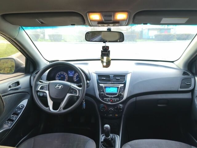 Серый Хендай Акцент, объемом двигателя 1.6 л и пробегом 251 тыс. км за 4900 $, фото 4 на Automoto.ua