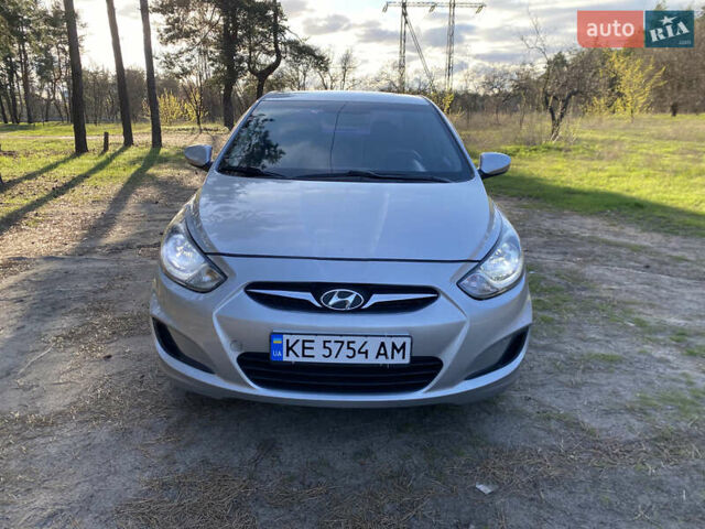 Сірий Хендай Акцент, об'ємом двигуна 1.4 л та пробігом 225 тис. км за 5650 $, фото 3 на Automoto.ua