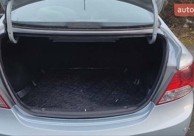 Серый Хендай Акцент, объемом двигателя 1.4 л и пробегом 140 тыс. км за 6800 $, фото 15 на Automoto.ua