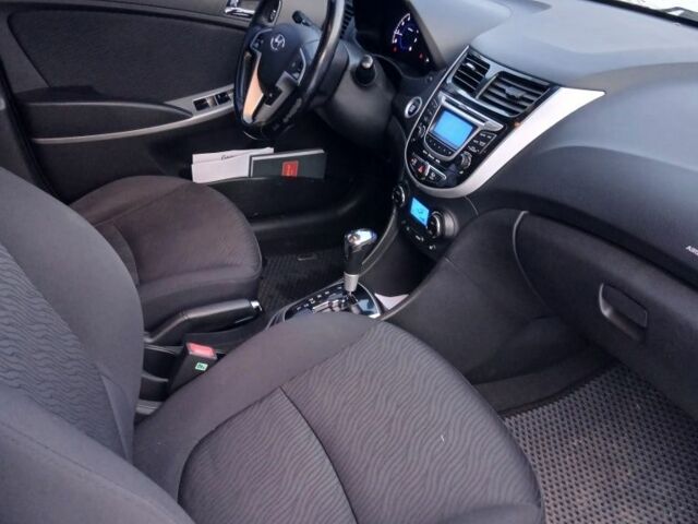 Серый Хендай Акцент, объемом двигателя 1.6 л и пробегом 163 тыс. км за 7400 $, фото 8 на Automoto.ua