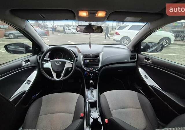 Серый Хендай Акцент, объемом двигателя 1.4 л и пробегом 98 тыс. км за 8300 $, фото 18 на Automoto.ua