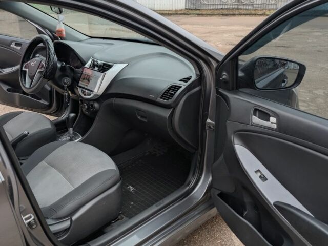 Сірий Хендай Акцент, об'ємом двигуна 1.4 л та пробігом 200 тис. км за 6450 $, фото 11 на Automoto.ua