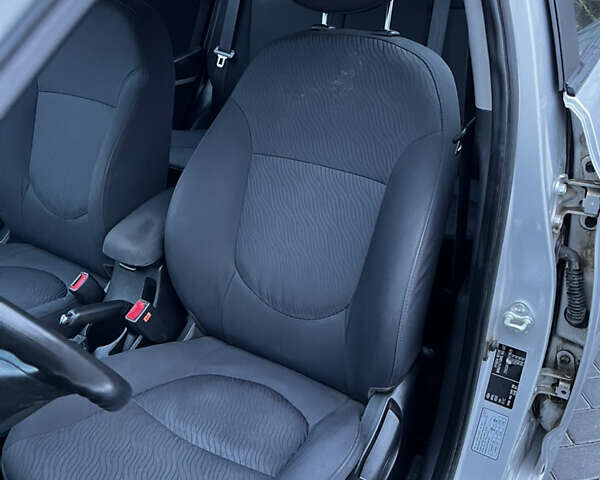 Серый Хендай Акцент, объемом двигателя 1.4 л и пробегом 79 тыс. км за 8100 $, фото 16 на Automoto.ua