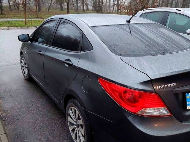 Серый Хендай Акцент, объемом двигателя 1.4 л и пробегом 165 тыс. км за 6500 $, фото 1 на Automoto.ua