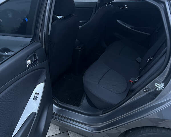 Серый Хендай Акцент, объемом двигателя 1.6 л и пробегом 194 тыс. км за 7900 $, фото 21 на Automoto.ua