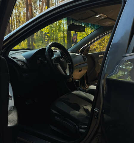 Сірий Хендай Акцент, об'ємом двигуна 1.4 л та пробігом 185 тис. км за 6800 $, фото 1 на Automoto.ua