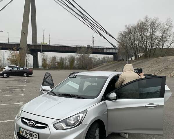 Серый Хендай Акцент, объемом двигателя 1.4 л и пробегом 180 тыс. км за 8100 $, фото 41 на Automoto.ua