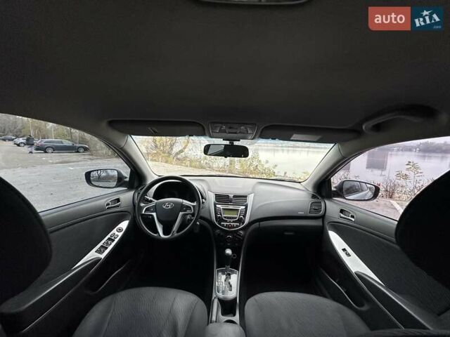 Серый Хендай Акцент, объемом двигателя 1.4 л и пробегом 180 тыс. км за 8100 $, фото 19 на Automoto.ua