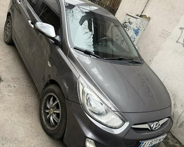 Серый Хендай Акцент, объемом двигателя 1.4 л и пробегом 182 тыс. км за 6100 $, фото 6 на Automoto.ua