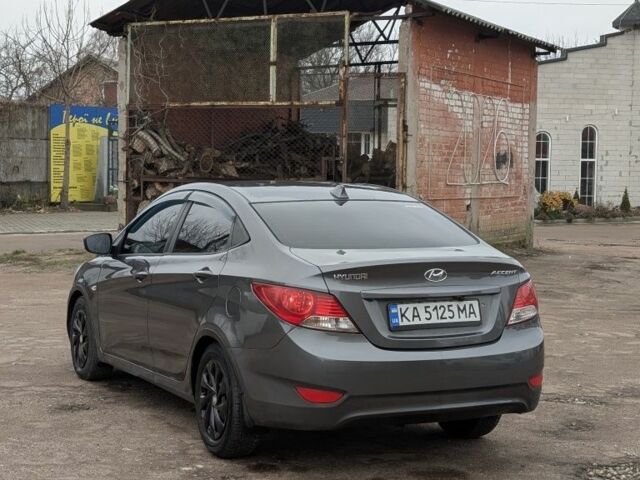 Сірий Хендай Акцент, об'ємом двигуна 1.4 л та пробігом 200 тис. км за 6450 $, фото 3 на Automoto.ua