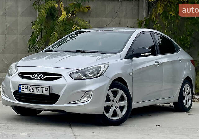 Хендай Акцент 2011 у Одесі на Automoto.ua Сірий Хендай Акцент, об'ємом двигуна 1.4 л та пробігом 184 тис. км за 7200 $, фото 12 на Automoto.ua