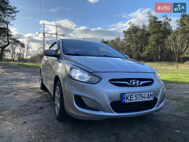 Сірий Хендай Акцент, об'ємом двигуна 1.4 л та пробігом 225 тис. км за 5650 $, фото 1 на Automoto.ua