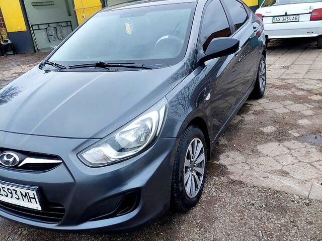 Серый Хендай Акцент, объемом двигателя 1.4 л и пробегом 165 тыс. км за 6500 $, фото 6 на Automoto.ua