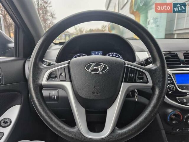 Серый Хендай Акцент, объемом двигателя 1.6 л и пробегом 90 тыс. км за 9650 $, фото 38 на Automoto.ua