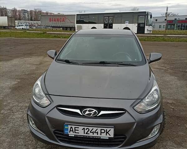 Сірий Хендай Акцент, об'ємом двигуна 1.4 л та пробігом 120 тис. км за 7500 $, фото 2 на Automoto.ua