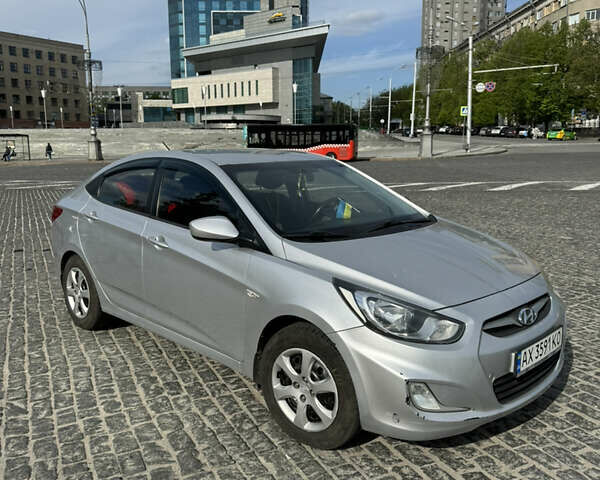 Сірий Хендай Акцент, об'ємом двигуна 1.4 л та пробігом 141 тис. км за 6800 $, фото 15 на Automoto.ua