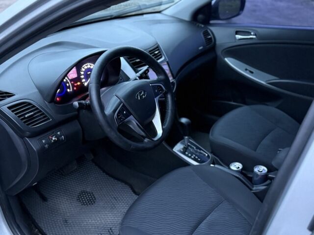 Сірий Хендай Акцент, об'ємом двигуна 1.6 л та пробігом 500 тис. км за 3099 $, фото 4 на Automoto.ua