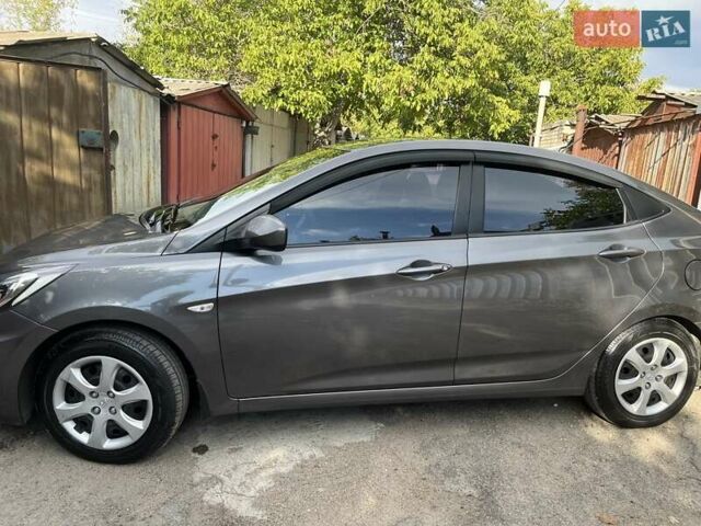 Сірий Хендай Акцент, об'ємом двигуна 1.4 л та пробігом 158 тис. км за 9000 $, фото 2 на Automoto.ua