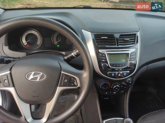 Серый Хендай Акцент, объемом двигателя 1.4 л и пробегом 105 тыс. км за 7600 $, фото 8 на Automoto.ua