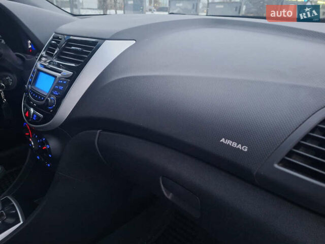 Сірий Хендай Акцент, об'ємом двигуна 1.6 л та пробігом 37 тис. км за 9650 $, фото 83 на Automoto.ua