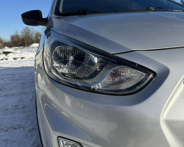 Серый Хендай Акцент, объемом двигателя 1.4 л и пробегом 208 тыс. км за 7800 $, фото 27 на Automoto.ua