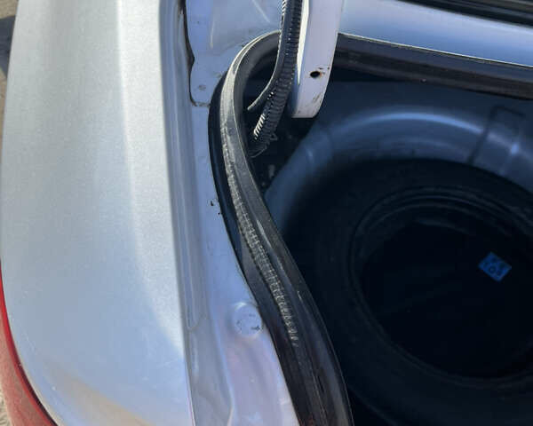 Сірий Хендай Акцент, об'ємом двигуна 1.4 л та пробігом 251 тис. км за 6200 $, фото 7 на Automoto.ua