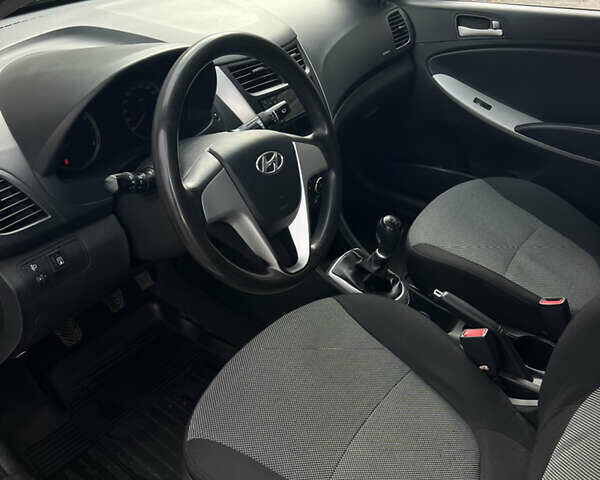 Хендай Акцент 2012 в Харькове на Automoto.ua Серый Хендай Акцент, объемом двигателя 1.4 л и пробегом 235 тыс. км за 5850 $, фото 12 на Automoto.ua