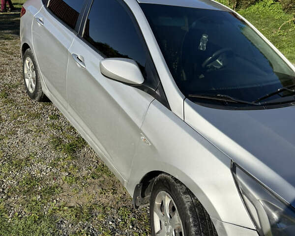 Сірий Хендай Акцент, об'ємом двигуна 1.4 л та пробігом 253 тис. км за 5250 $, фото 3 на Automoto.ua