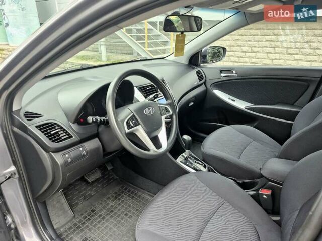 Серый Хендай Акцент, объемом двигателя 1.6 л и пробегом 90 тыс. км за 9650 $, фото 27 на Automoto.ua