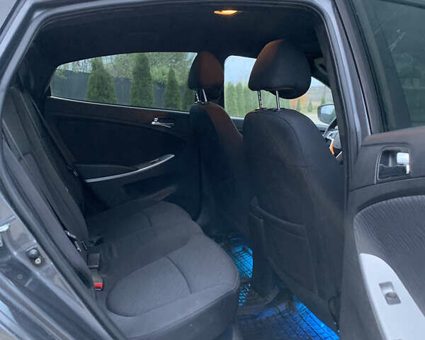 Серый Хендай Акцент, объемом двигателя 1.4 л и пробегом 110 тыс. км за 6950 $, фото 12 на Automoto.ua