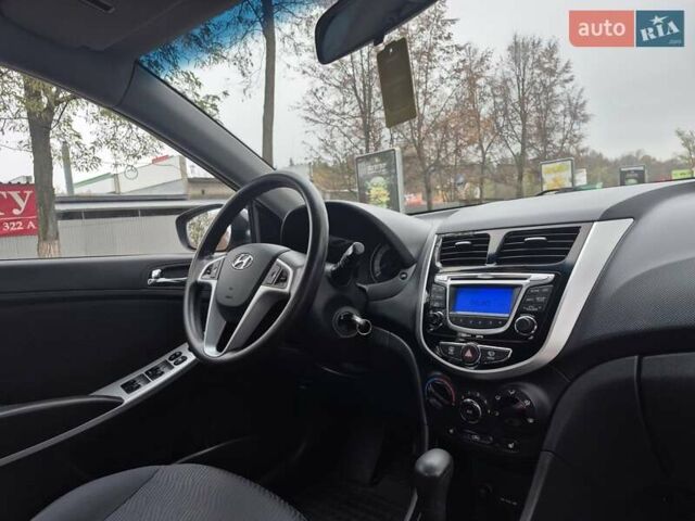 Серый Хендай Акцент, объемом двигателя 1.6 л и пробегом 90 тыс. км за 9650 $, фото 49 на Automoto.ua