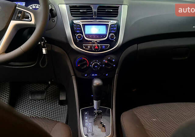 Серый Хендай Акцент, объемом двигателя 1.6 л и пробегом 124 тыс. км за 8500 $, фото 16 на Automoto.ua