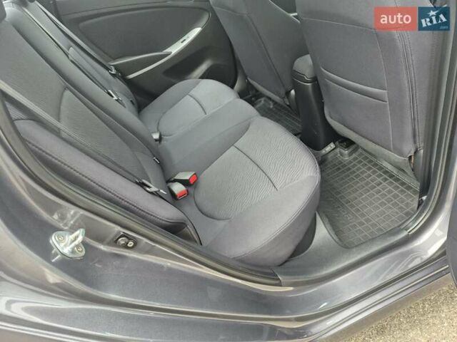 Серый Хендай Акцент, объемом двигателя 1.6 л и пробегом 90 тыс. км за 9650 $, фото 46 на Automoto.ua