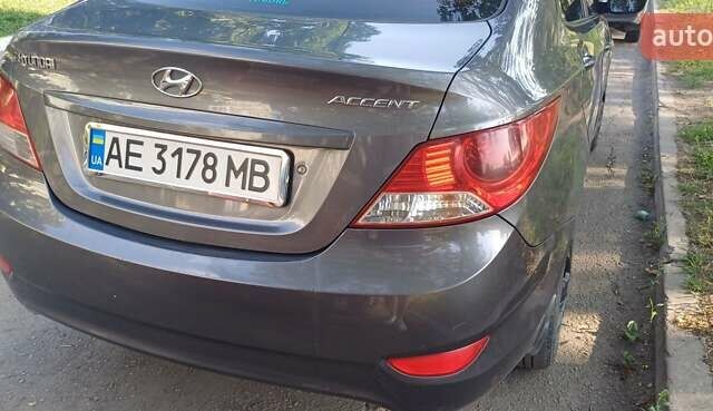 Сірий Хендай Акцент, об'ємом двигуна 1.4 л та пробігом 121 тис. км за 7900 $, фото 2 на Automoto.ua