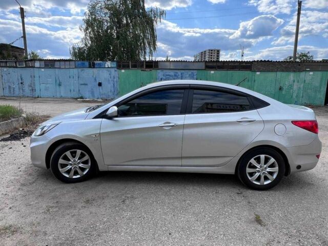 Серый Хендай Акцент, объемом двигателя 1.6 л и пробегом 212 тыс. км за 6600 $, фото 8 на Automoto.ua