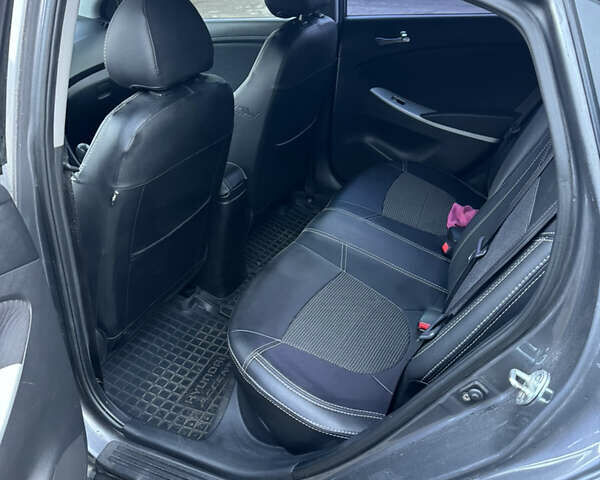 Сірий Хендай Акцент, об'ємом двигуна 1.4 л та пробігом 85 тис. км за 7500 $, фото 5 на Automoto.ua