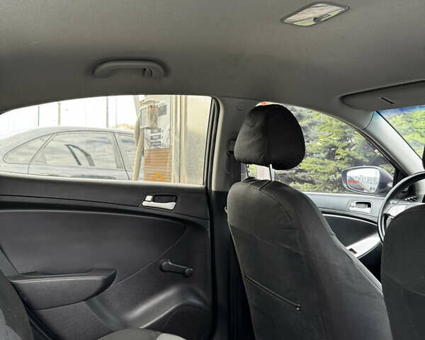 Сірий Хендай Акцент, об'ємом двигуна 1.4 л та пробігом 145 тис. км за 7500 $, фото 15 на Automoto.ua