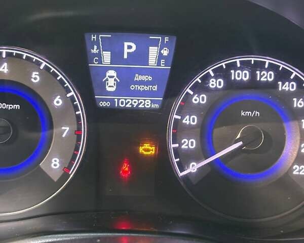 Серый Хендай Акцент, объемом двигателя 1.6 л и пробегом 105 тыс. км за 8300 $, фото 17 на Automoto.ua