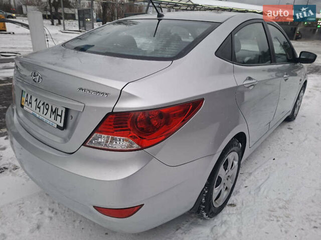 Сірий Хендай Акцент, об'ємом двигуна 1.6 л та пробігом 37 тис. км за 9650 $, фото 7 на Automoto.ua