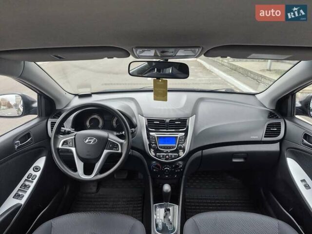 Серый Хендай Акцент, объемом двигателя 1.6 л и пробегом 90 тыс. км за 9650 $, фото 55 на Automoto.ua