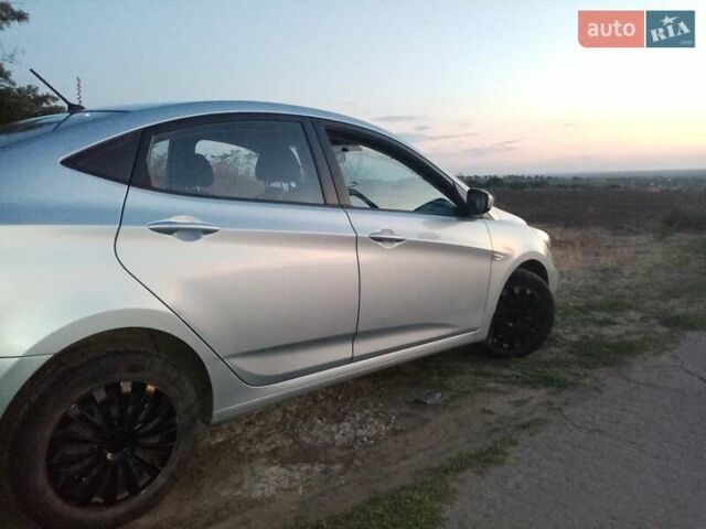 Серый Хендай Акцент, объемом двигателя 1.4 л и пробегом 175 тыс. км за 6300 $, фото 8 на Automoto.ua