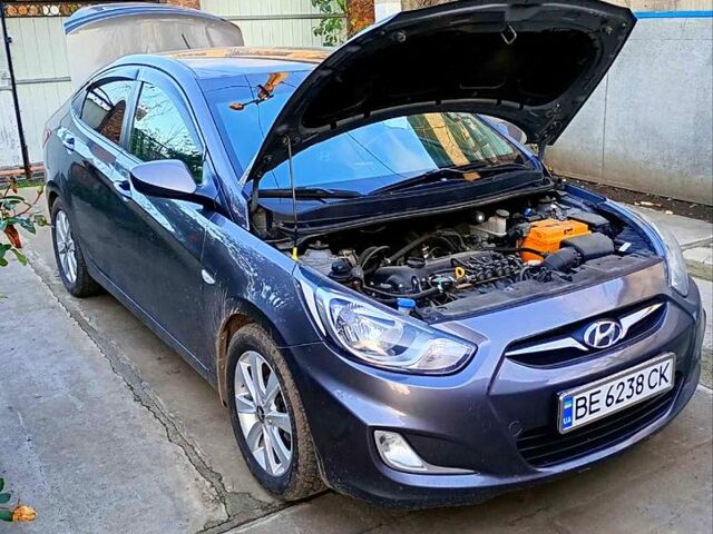 Сірий Хендай Акцент, об'ємом двигуна 1.4 л та пробігом 0 тис. км за 7000 $, фото 3 на Automoto.ua