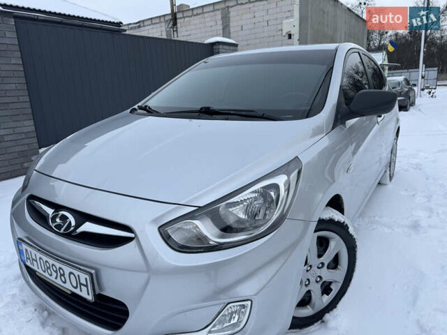 Серый Хендай Акцент, объемом двигателя 1.4 л и пробегом 208 тыс. км за 7800 $, фото 9 на Automoto.ua