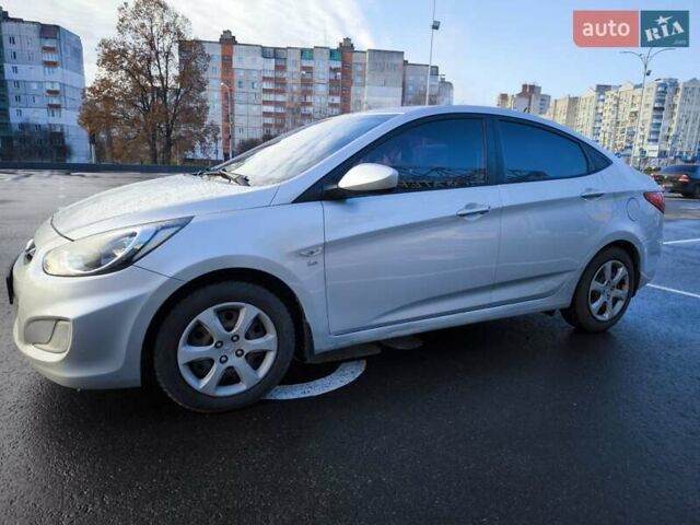 Серый Хендай Акцент, объемом двигателя 1.6 л и пробегом 152 тыс. км за 7699 $, фото 8 на Automoto.ua