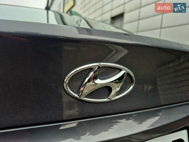 Серый Хендай Акцент, объемом двигателя 1.6 л и пробегом 90 тыс. км за 9650 $, фото 21 на Automoto.ua