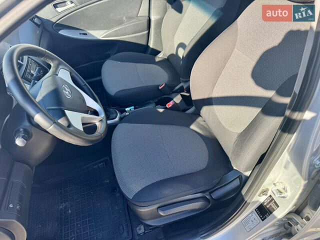 Хендай Акцент 2012 в Киеве на Automoto.ua Серый Хендай Акцент, объемом двигателя 1.4 л и пробегом 88 тыс. км за 6500 $, фото 8 на Automoto.ua