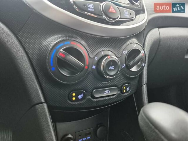 Серый Хендай Акцент, объемом двигателя 1.6 л и пробегом 90 тыс. км за 9650 $, фото 32 на Automoto.ua