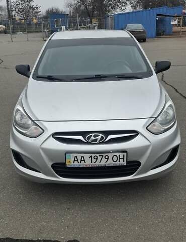 Серый Хендай Акцент, объемом двигателя 1.4 л и пробегом 220 тыс. км за 7000 $, фото 1 на Automoto.ua